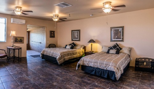 Habitación (Creosote Room)