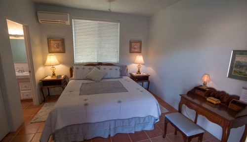 Habitación (Mesquite Room With Shared Shower)