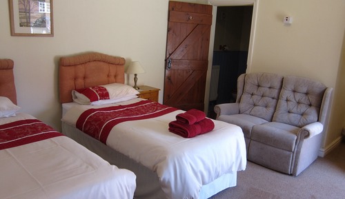 Habitación Deluxe con 2 camas individuales, baño privado (Ground Floor)