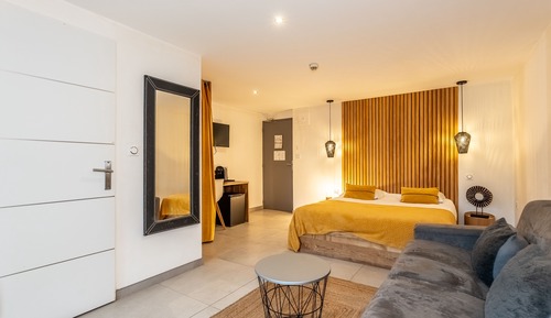 Habitación (Quadruple Room Garden View)
