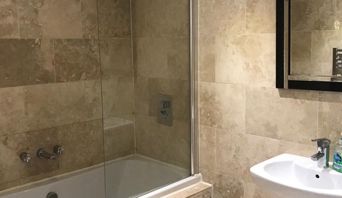 Apartamento superior, baño privado (3 bedrooms for up to 11)