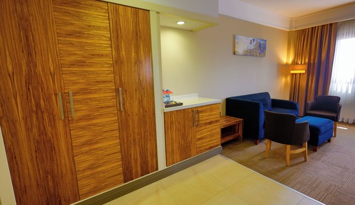 Suite junior, no fumadores (1 Queen Bed, 2 Single Beds)