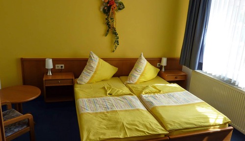 Habitación con 2 camas individuales
