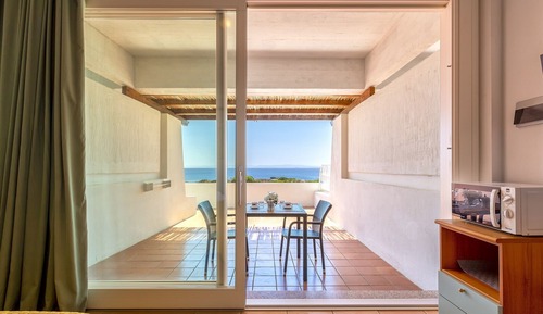 Estudio, vistas al mar
