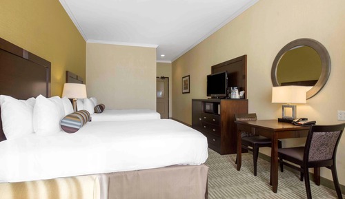 Standard Room, Multiple Beds, Non Smoking