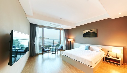 Family Double (Main Building) Partial Ocean or Ocean View
