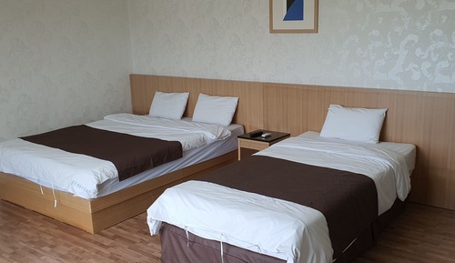 Habitación con 2 camas individuales