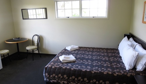 Estudio básico, 1 cama de matrimonio, no fumadores