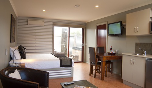 Estudio estándar, no fumadores, balcón (Courtyard Spa King)