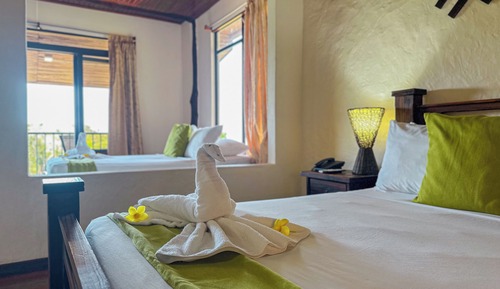 Deluxe Premium with Partial Ocean View