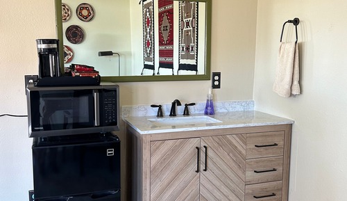 Panoramic Room Upstairs, 1 King Bed, Refrigerator & Microwave, Mountain View