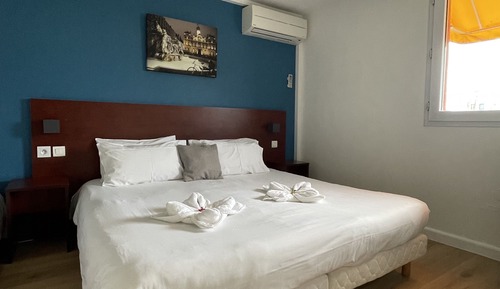 Habitación superior con 1 cama doble o 2 individuales