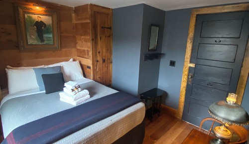 Habitación, solo para hombres, baño compartido