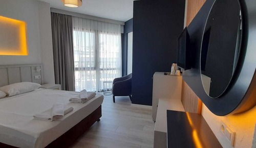 Suite estándar, 1 cama doble, vistas al jardín