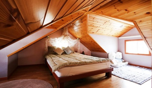 Room (Lilac )