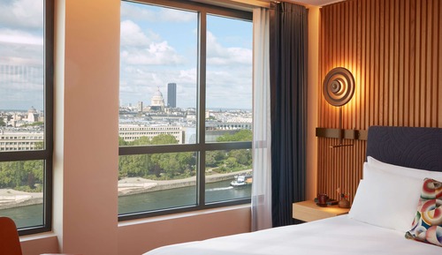 Habitación, en una planta alta (Eiffel tower view)