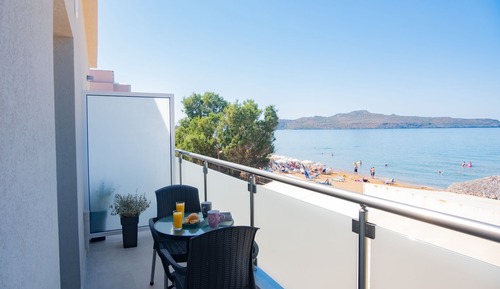 Estudio, vistas al mar