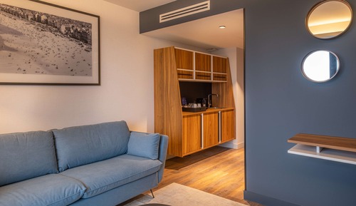 Suite, balcón, vistas a la ciudad