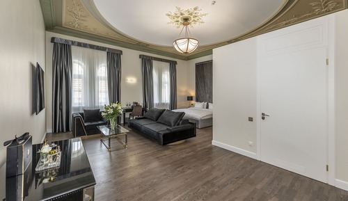 St.Palace Suite