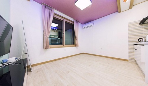 Room (Ondol Room-1)