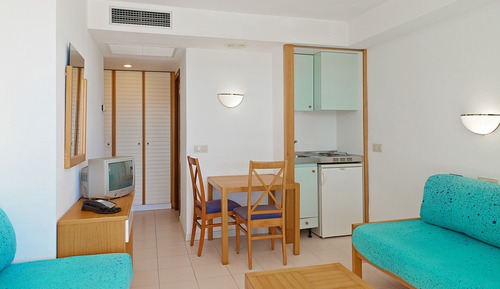 Habitación familiar, balcón (2 Adults + 2 Children)