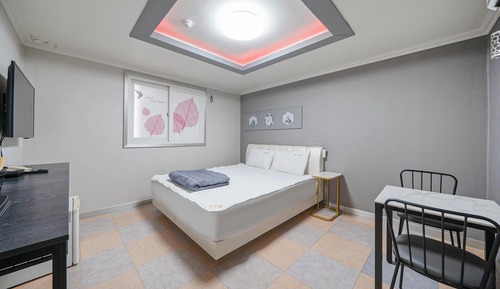 Room (Standard Room)