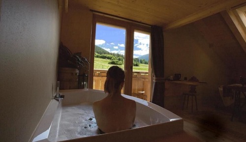 Habitación de luna de miel con 1 cama doble o 2 individuales, vistas a la montaña