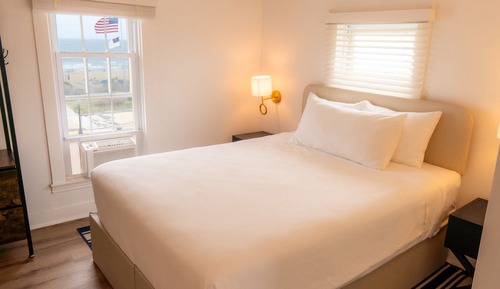 Room #14, King and Queen Bed, Sea View