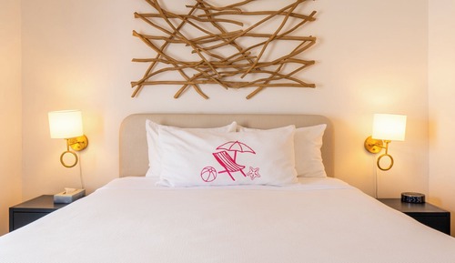 Room #15 or #18, 1 Queen Bed, Ocean View