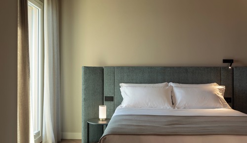Habitación superior, balcón, vistas a la ciudad
