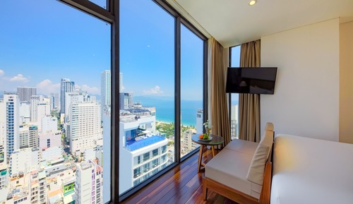 Habitación Premier doble, vistas parciales al mar