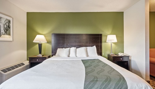 1 King Suite Oversized with Sofa Bed Non Smoking