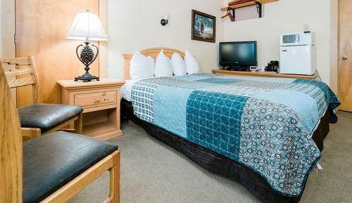 Room # 26, 1 Queen Bed