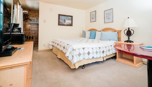 Room # 19, 1 King Bed