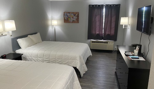 Habitación básica doble, 2 camas de matrimonio