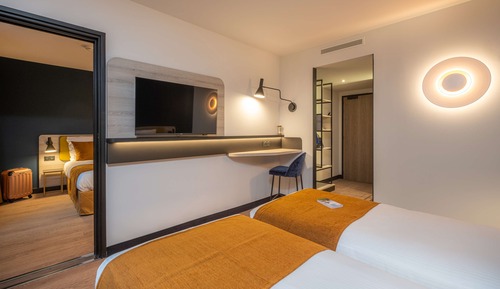 Habitación cuádruple, varias camas