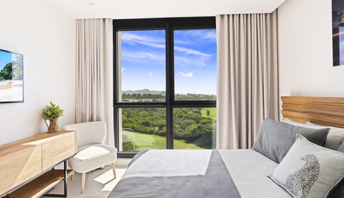 Apartamento de lujo, 1 cama de matrimonio grande, balcón, vistas a la playa
