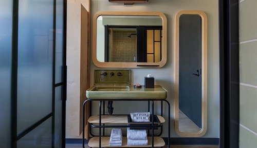 Habitación, varias camas (Mobility/Hearing Access, Roll-in Shwr)