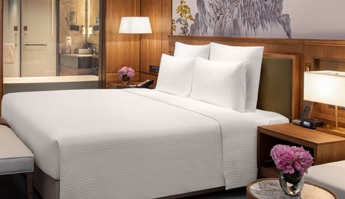 Habitación Deluxe, 1 cama de matrimonio grande, balcón, vistas a la ciudad (Sky)