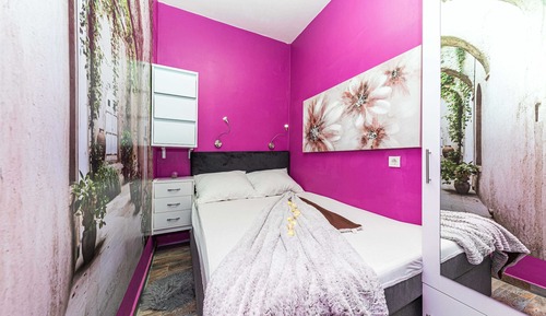 Estudio (Studio Apartment)