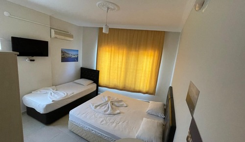 Habitación básica con 1 cama doble o 2 individuales