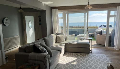 House (2 Bedrooms)