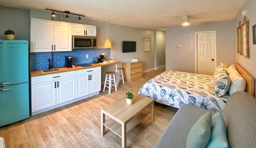 Estudio panorámico, 1 cama de matrimonio grande con sofá cama, cocina, vistas al mar