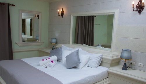 Habitación básica, 1 cama de matrimonio grande, no fumadores