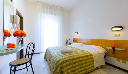 Habitación económica con 1 cama doble o 2 individuales