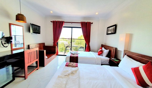Habitación familiar con 2 camas individuales, balcón