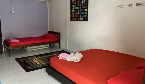 Habitación triple, baño privado