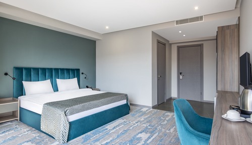 Habitación estándar doble, 1 cama de matrimonio grande, balcón