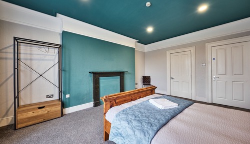 Double Room (Room 6)