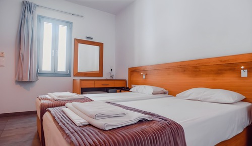 Habitación estándar con 1 cama doble o 2 individuales
